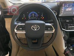 تۆیۆتا لاند کروزەر